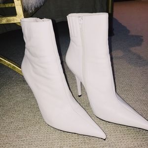 Jeffrey Campbell White Vedette Bootie Size 9